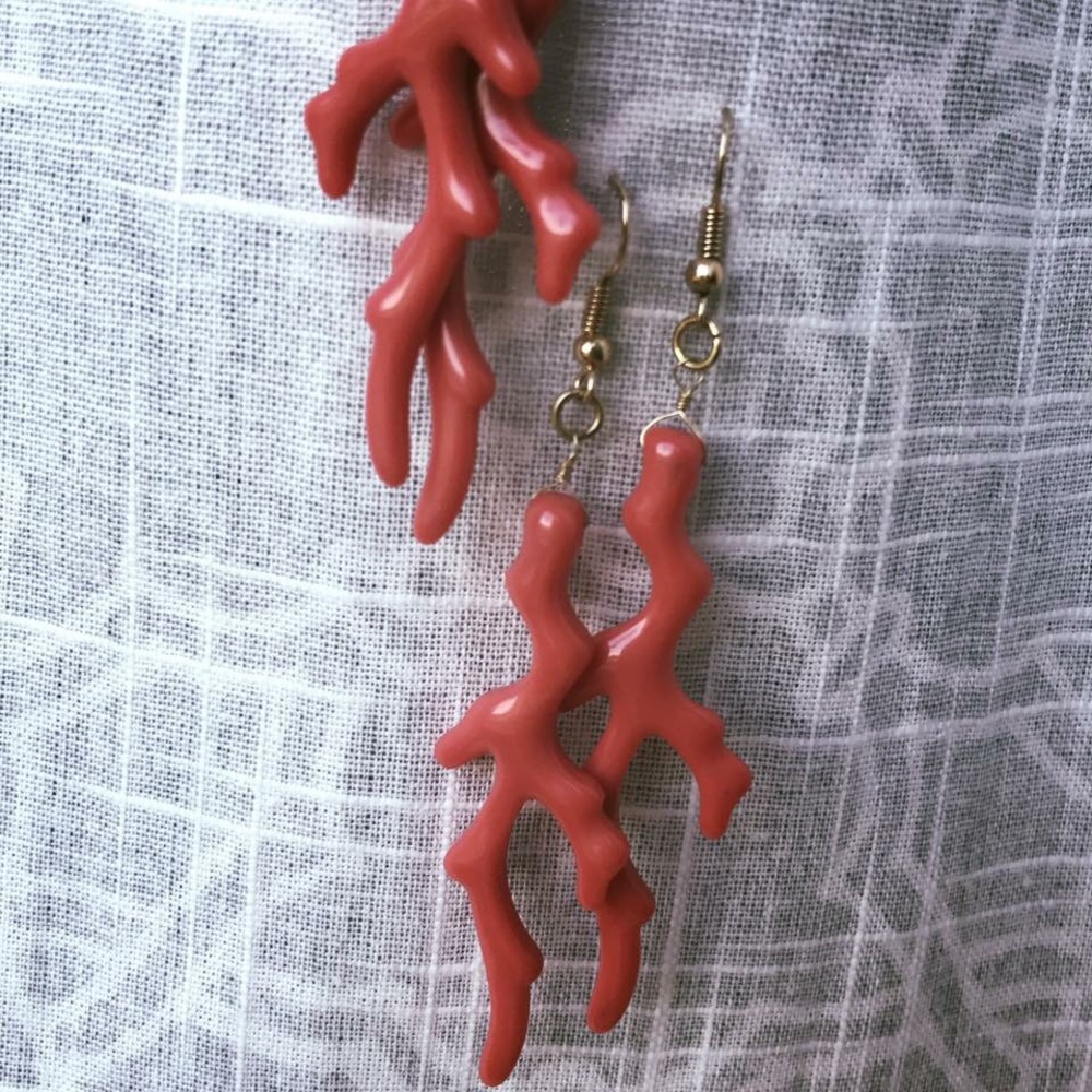 Cute Hand Made Coral earrings - Picture 2 of 2